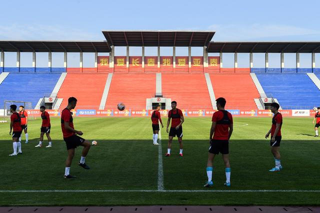 太阳与黄蜂达成交易：奥科吉+3次轮换7尺中锋