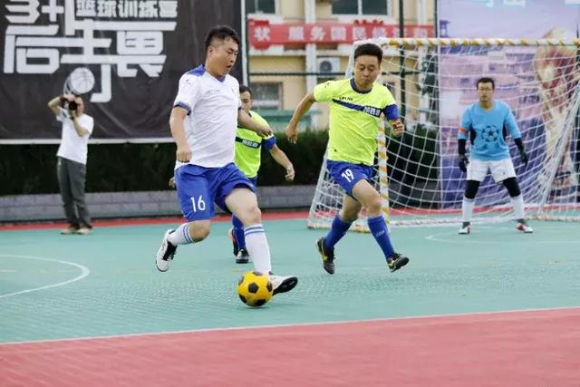 36岁威廉11场比赛1助攻遭解约 冬窗有望重返英超